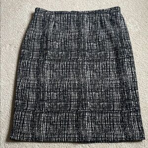 Coldwater Creek Petite Black And White Pencil Skirt.